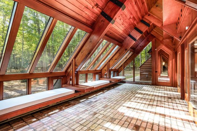 11 Snowfield Court, Midland, MI 48640