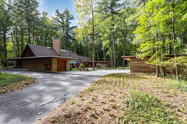 11 Snowfield Court, Midland, MI 48640