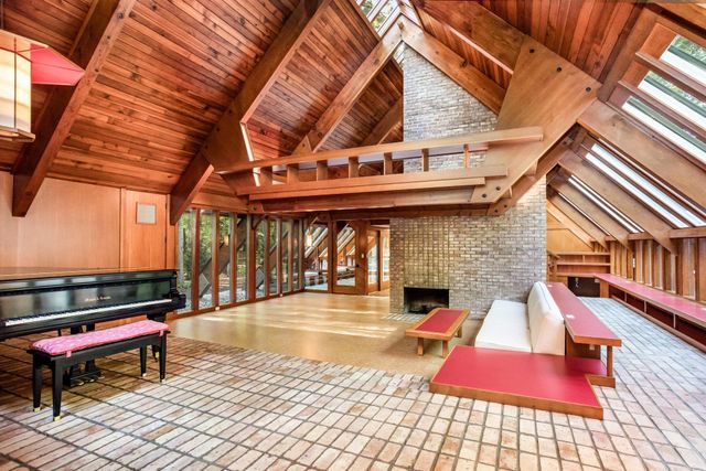 11 Snowfield Court, Midland, MI 48640