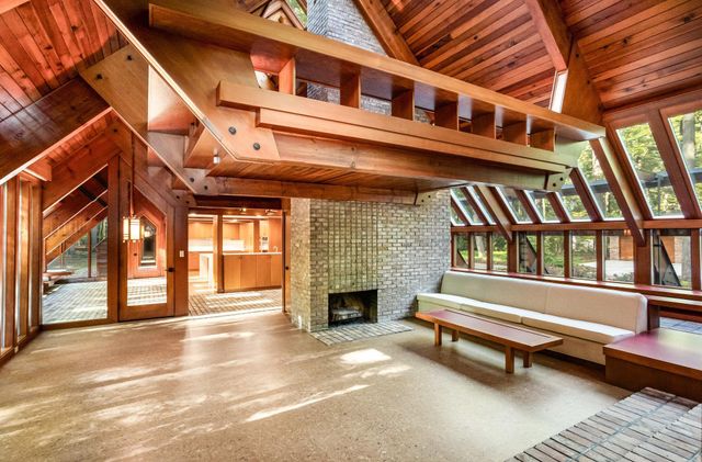 11 Snowfield Court, Midland, MI 48640