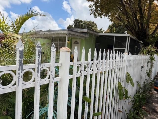 2994 NW 101st St, Miami, FL 33147