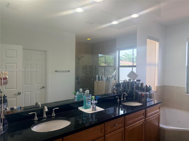 10057 NW 88th Terrace, Doral, FL 33178