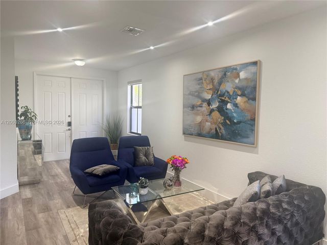 10057 NW 88th Terrace, Doral, FL 33178