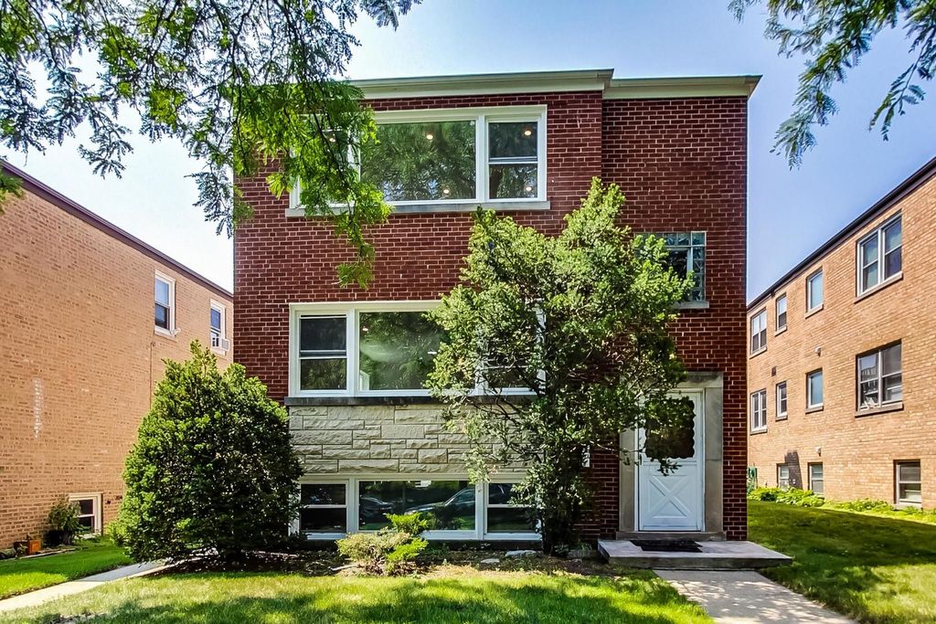 4821 Crain Street 1, Skokie, IL 60077