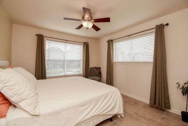 10555 Turtlewood Court 1716, Houston, TX 77072