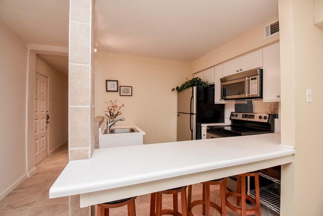 10555 Turtlewood Court 1716, Houston, TX 77072