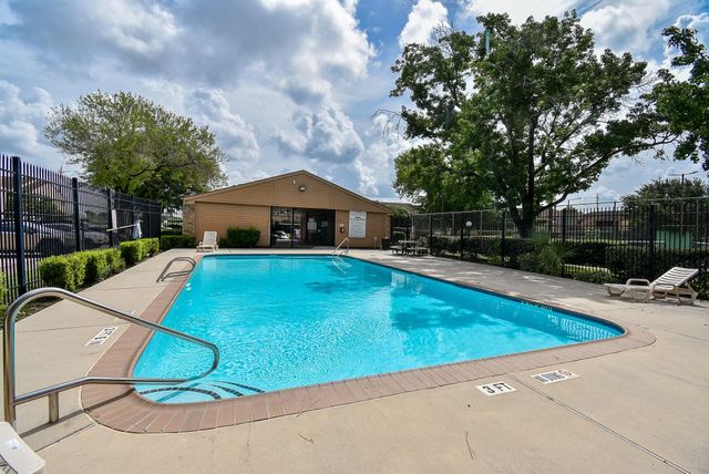 10555 Turtlewood Court 1716, Houston, TX 77072