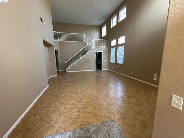 4111 Riverbrook Ct, Stockton, CA 95219