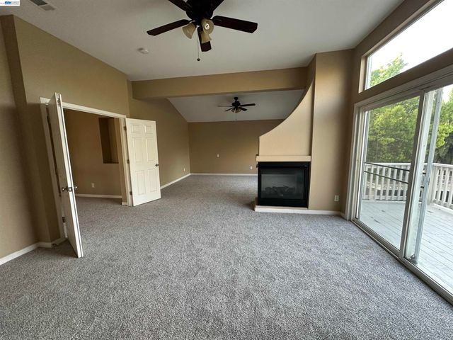 4111 Riverbrook Ct, Stockton, CA 95219