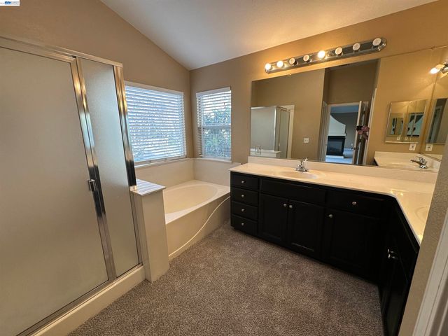 4111 Riverbrook Ct, Stockton, CA 95219
