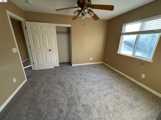 4111 Riverbrook Ct, Stockton, CA 95219