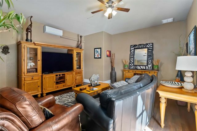 192 Wagon WAY, Bastrop, TX 78602