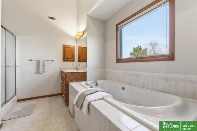 7510 S 41st Street, Lincoln, NE 68516