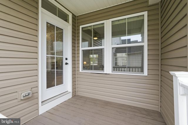 15 S LOCUST ST, Lovettsville, VA 20180