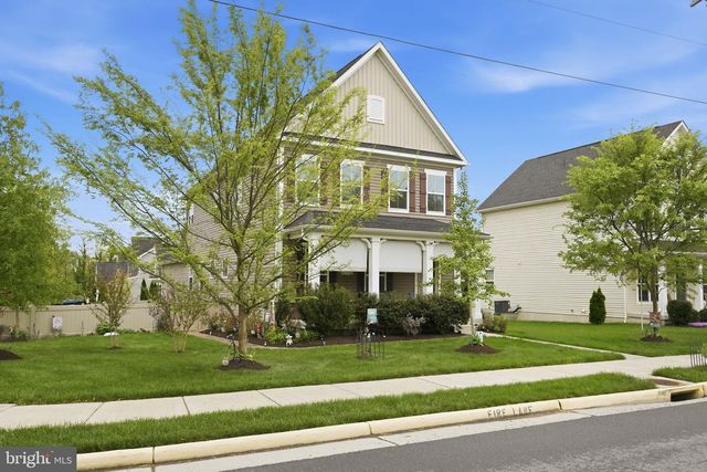 15 S LOCUST ST, Lovettsville, VA 20180