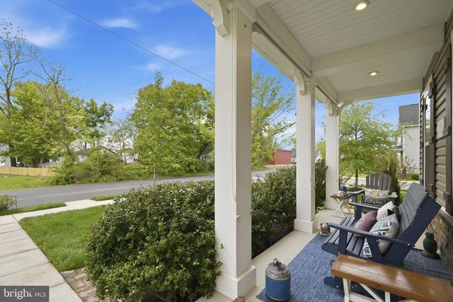 15 S LOCUST ST, Lovettsville, VA 20180