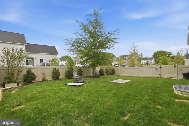 15 S LOCUST ST, Lovettsville, VA 20180