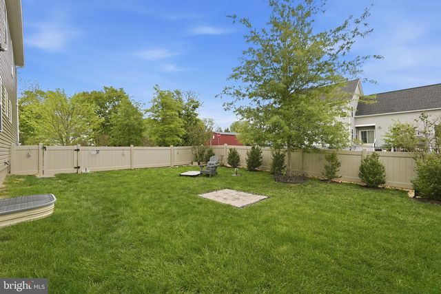 15 S LOCUST ST, Lovettsville, VA 20180