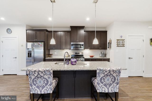 15 S LOCUST ST, Lovettsville, VA 20180