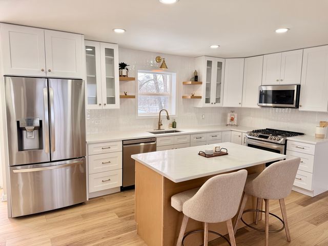 27W073 Jewell Road, Winfield, IL 60190