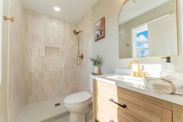 27W073 Jewell Road, Winfield, IL 60190