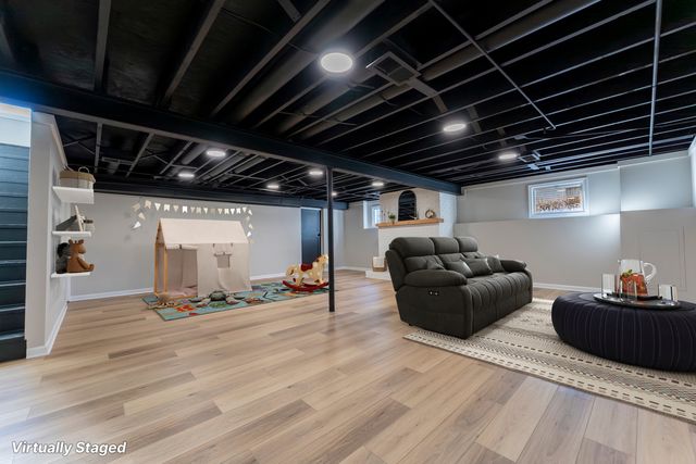 27W073 Jewell Road, Winfield, IL 60190