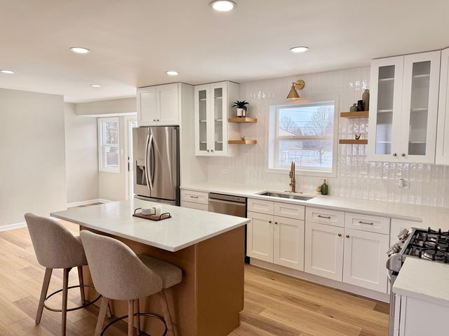 27W073 Jewell Road, Winfield, IL 60190