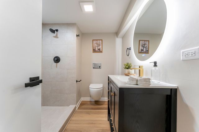 27W073 Jewell Road, Winfield, IL 60190