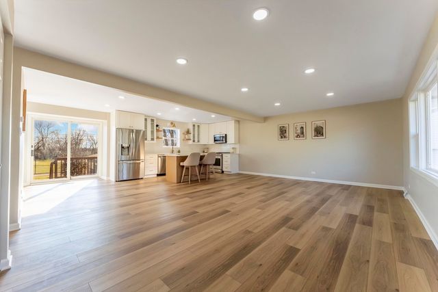 27W073 Jewell Road, Winfield, IL 60190