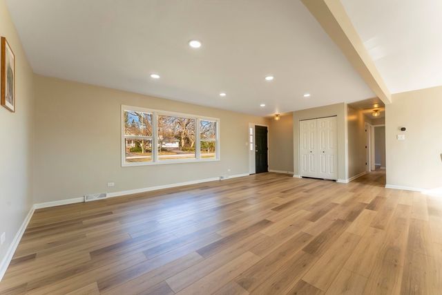 27W073 Jewell Road, Winfield, IL 60190