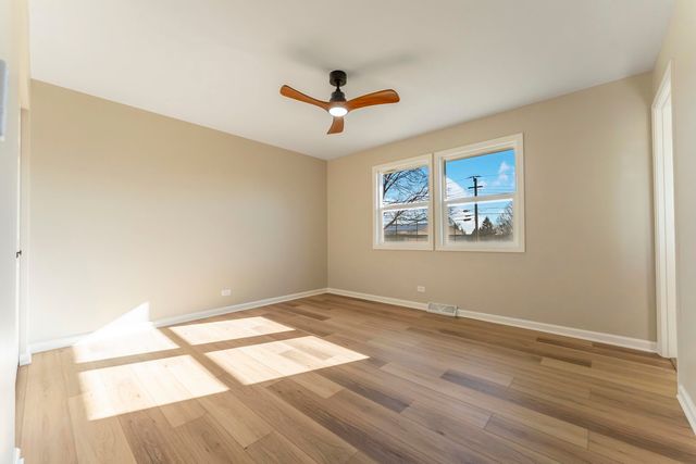 27W073 Jewell Road, Winfield, IL 60190