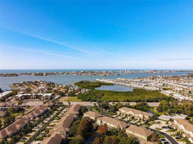 11117 KAPOK GRAND CIRCLE, Madeira Beach, FL 33708