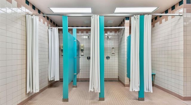 11117 KAPOK GRAND CIRCLE, Madeira Beach, FL 33708