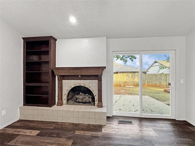 112 Wellington Lane, Moore, OK 73160