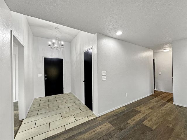 112 Wellington Lane, Moore, OK 73160