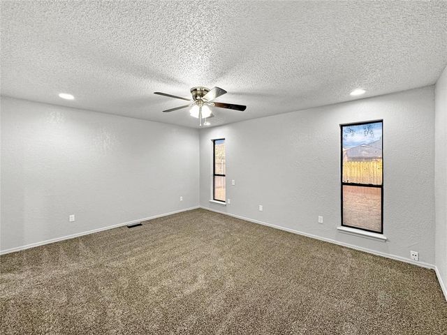 112 Wellington Lane, Moore, OK 73160