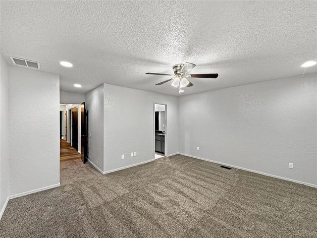 112 Wellington Lane, Moore, OK 73160