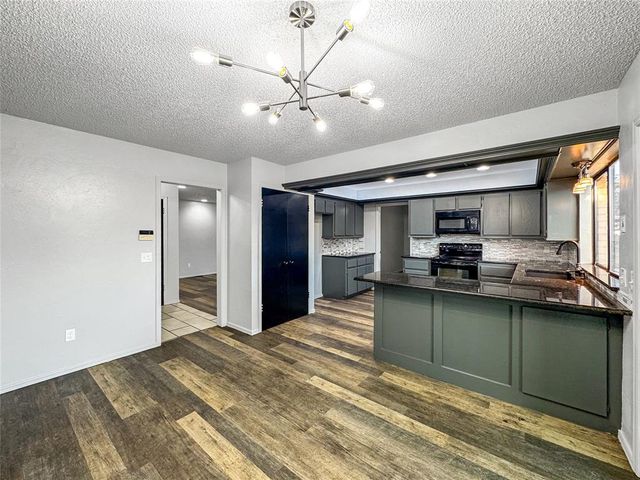 112 Wellington Lane, Moore, OK 73160