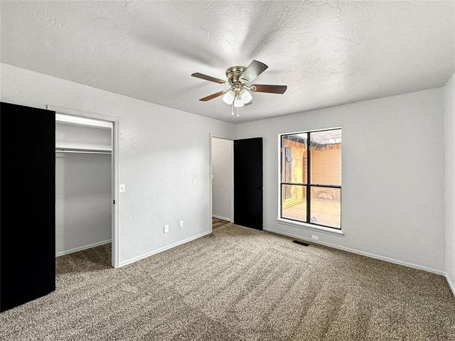 112 Wellington Lane, Moore, OK 73160