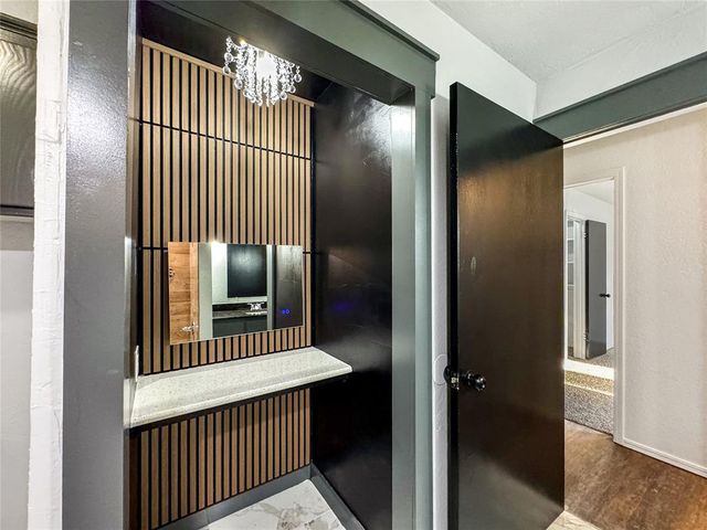 112 Wellington Lane, Moore, OK 73160