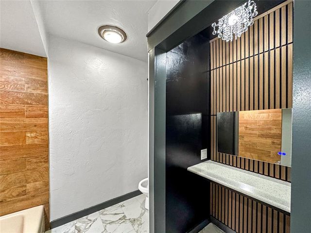 112 Wellington Lane, Moore, OK 73160