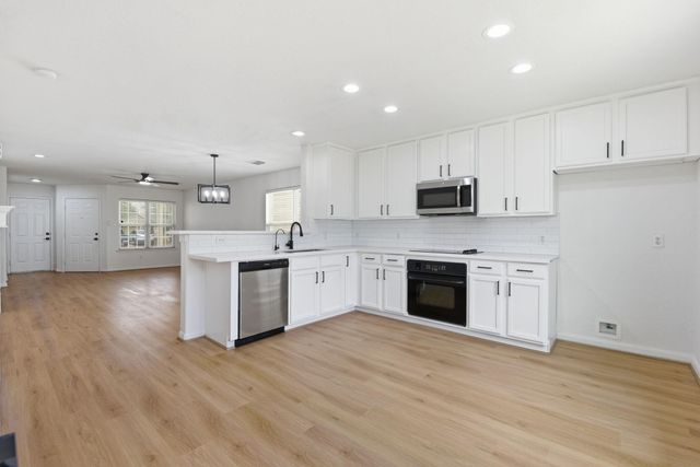 12831 Regal Oaks Bend Lane, Houston, TX 77047