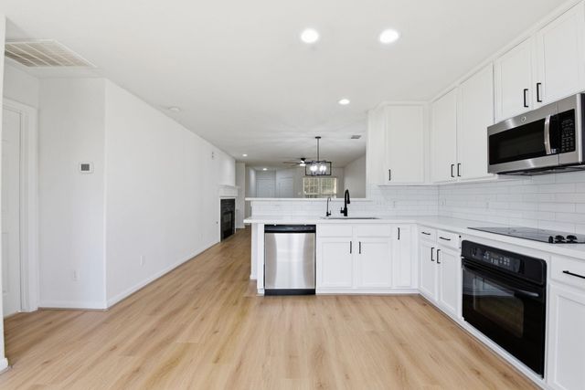 12831 Regal Oaks Bend Lane, Houston, TX 77047