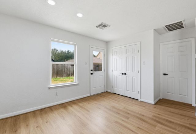 12831 Regal Oaks Bend Lane, Houston, TX 77047