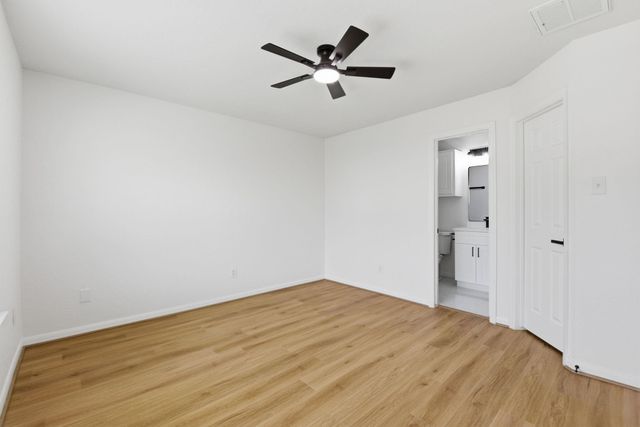 12831 Regal Oaks Bend Lane, Houston, TX 77047