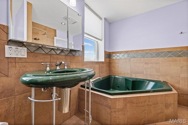 4622 Cleveland Avenue, St Louis, MO 63110