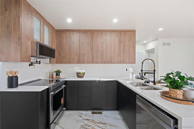 3021 Locust Street, Denver, CO 80207