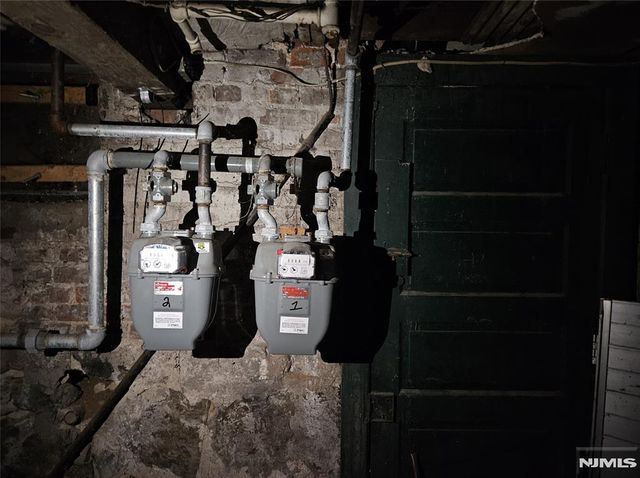 142 Side Avenue, Jersey City, NJ 07305