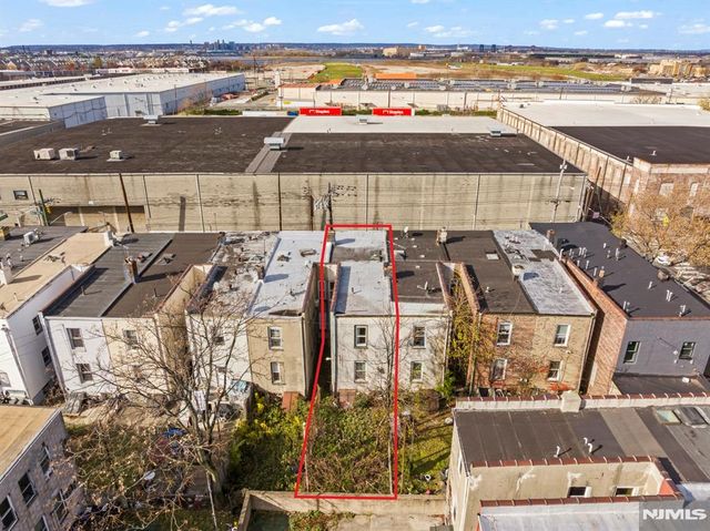 142 Side Avenue, Jersey City, NJ 07305