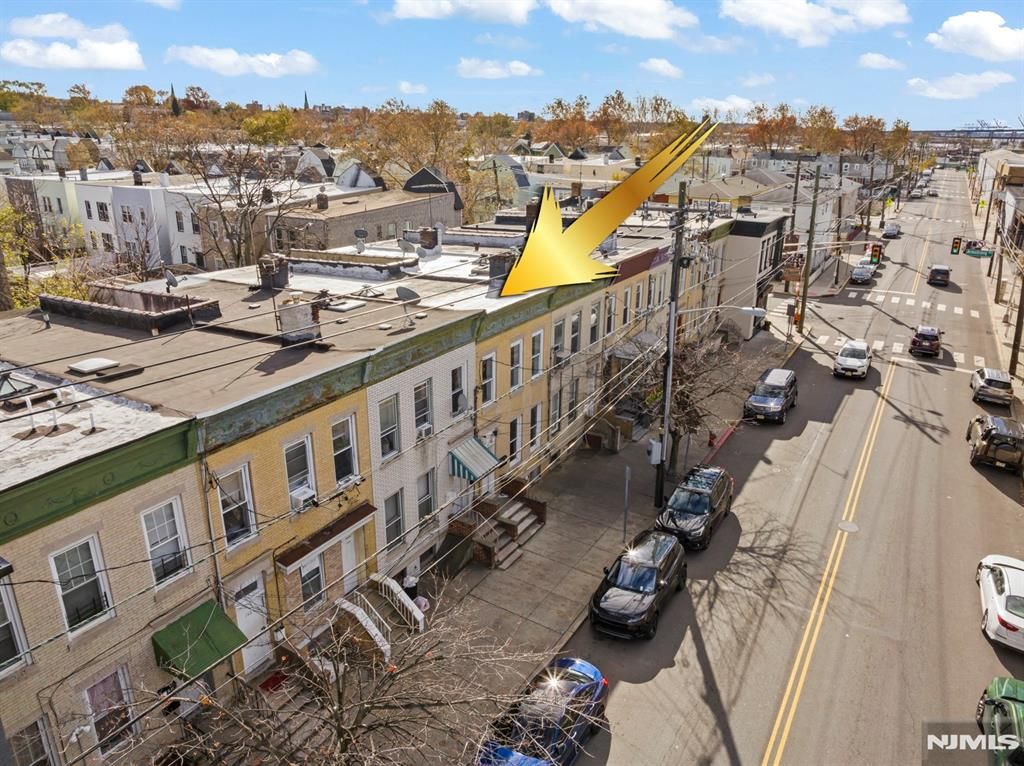 142 Side Avenue, Jersey City, NJ 07305